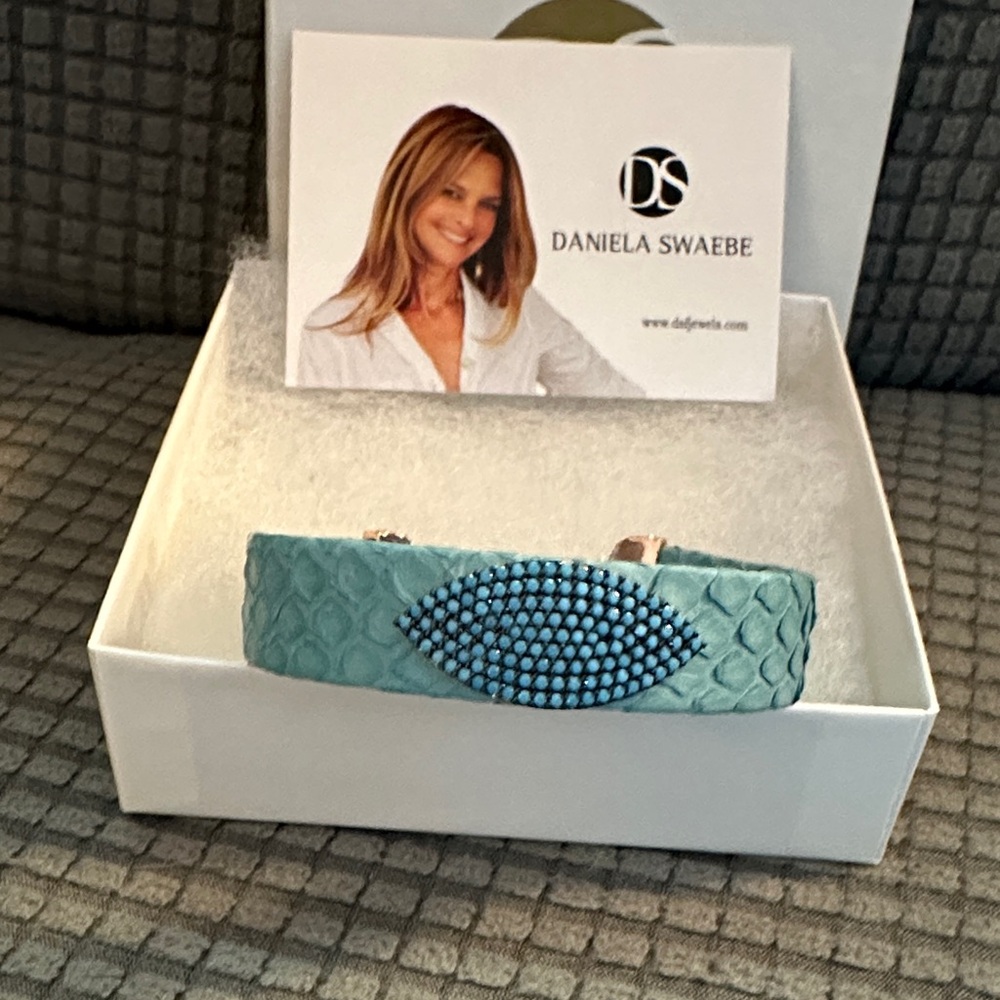 Daniela Swaebe Turquoise Leather Bracelet with Beaded Design